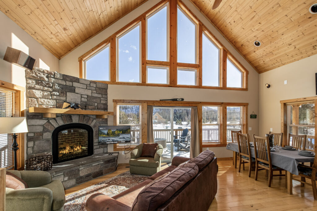 An interior view of a spacious vacation rental in Leavenworth, WA.